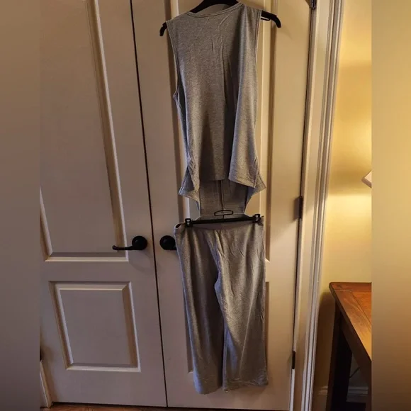 EUC Cabi Gray Sleeveless Jumpsuit - Picture 4 of 9